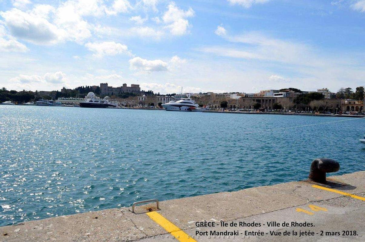087- Rhodes ville et port d'honneur.JPG